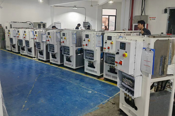 水冷式低溫冷凍機為什么會漏水？怎么解決？